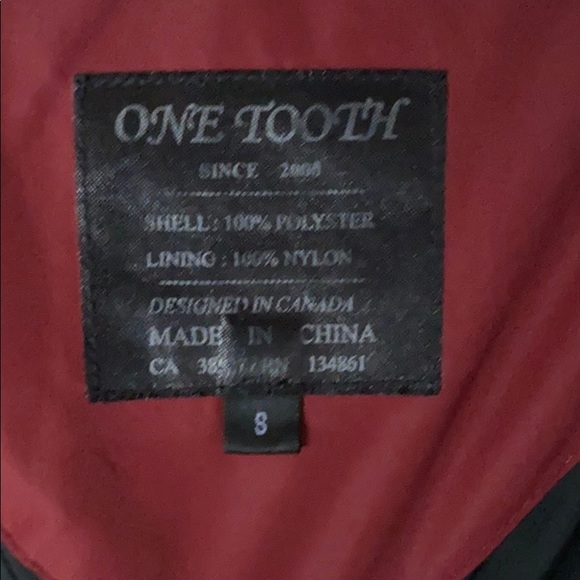 One Tooth Raincoat - Picture 5 of 8